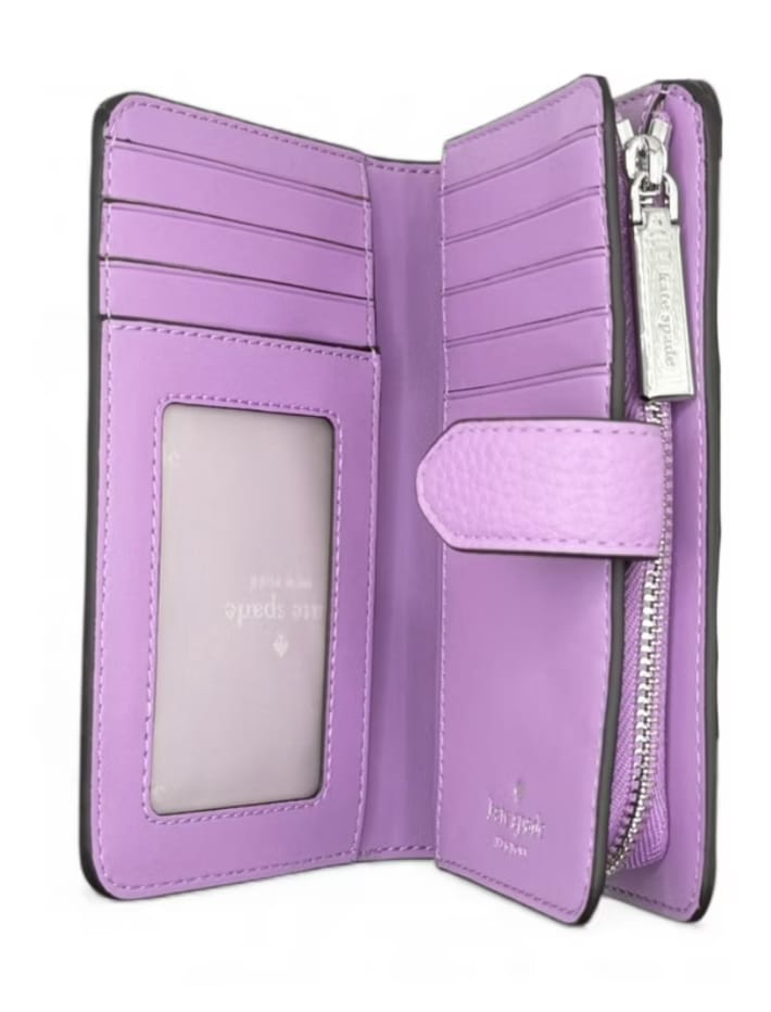 Cartera Kate Spade New York lila – interior con ranuras para tarjetas