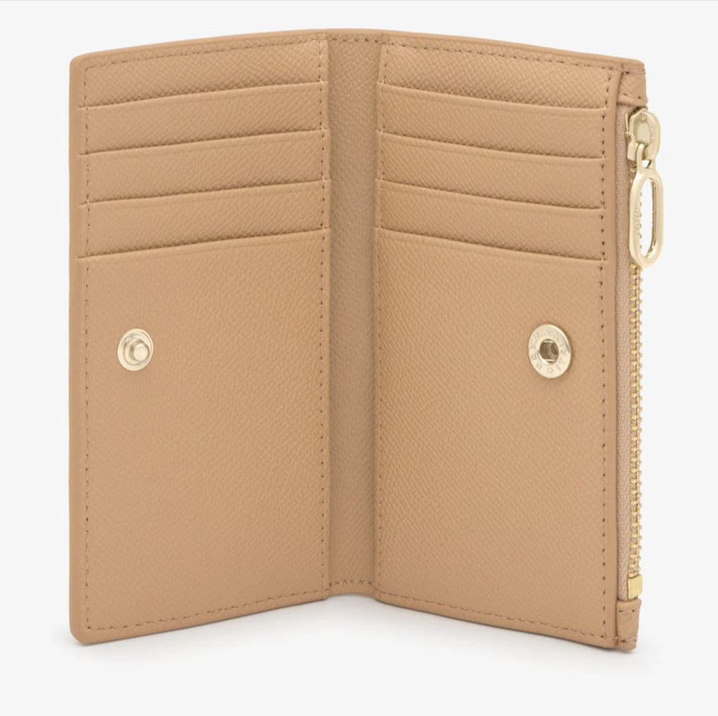 TOUS cartera beige - interior abierto ranuras tarjetas